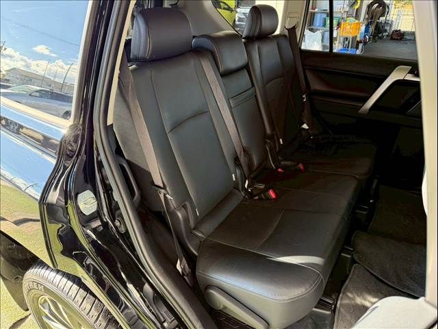 TOYOTA LANDCRUISER PRADO 2018