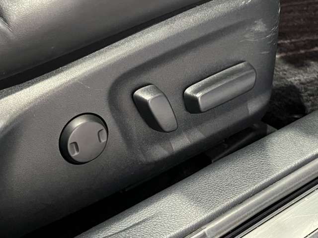 TOYOTA CROWN MAJESTA HYBRID 2015