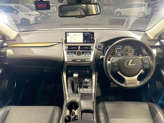 TOYOTA LEXUS NX300h 2018