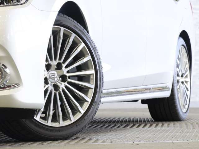 TOYOTA CROWN MAJESTA HYBRID 2014