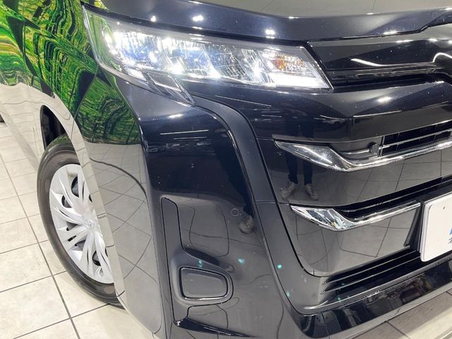 TOYOTA NOAH HYBRID 2025
