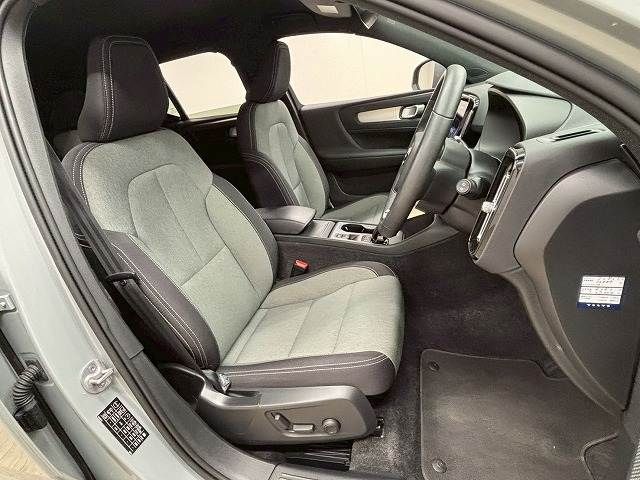 VOLVO VOLVO XC40 2023