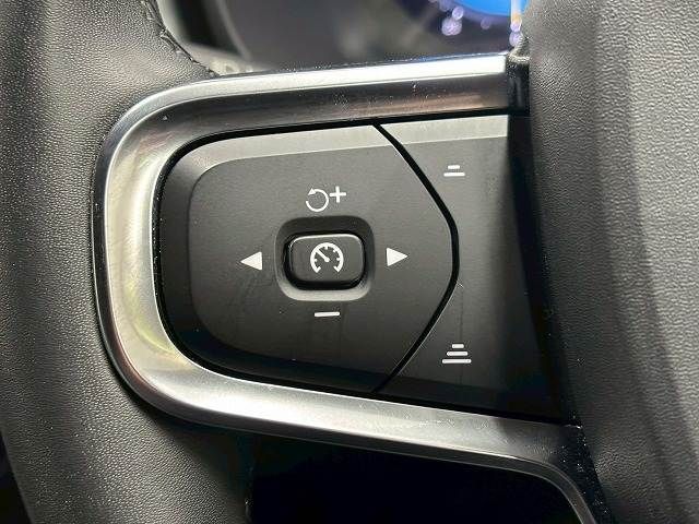 VOLVO VOLVO XC40 2023