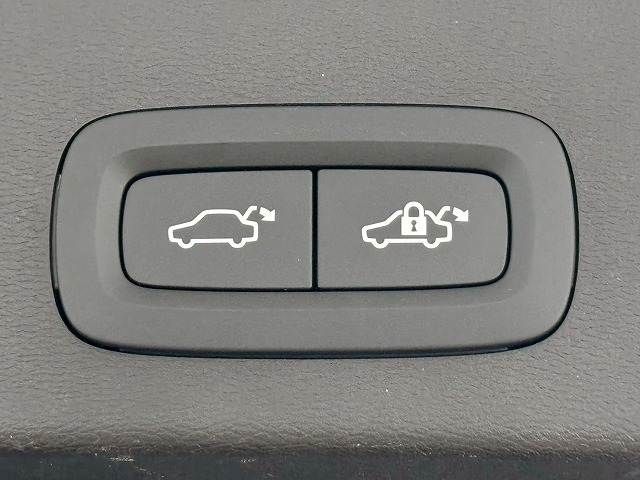 VOLVO VOLVO XC40 2023