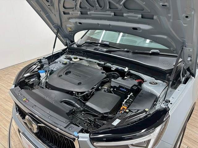 VOLVO VOLVO XC40 2023