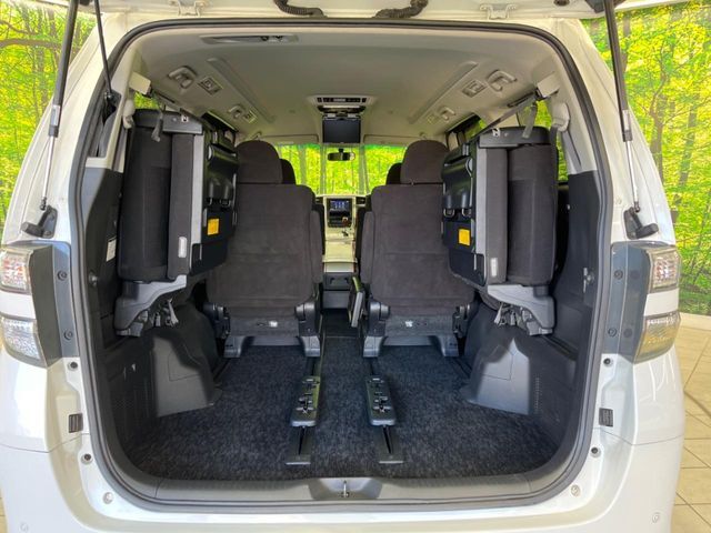 TOYOTA VELLFIRE 2010