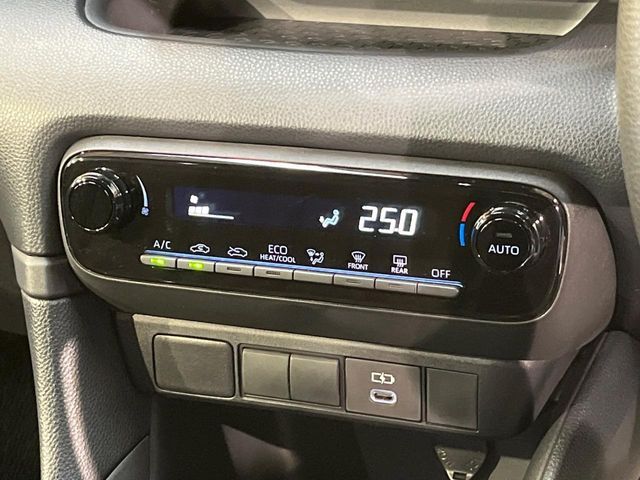 TOYOTA YARIS HYBRID 2025