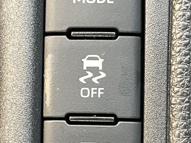 TOYOTA YARIS HYBRID 2025