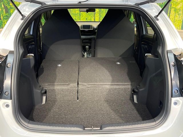 TOYOTA YARIS HYBRID 2025