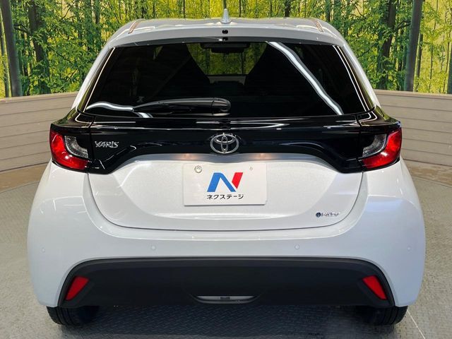 TOYOTA YARIS HYBRID 2025