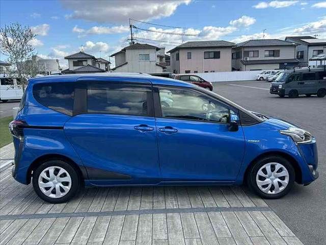 TOYOTA SIENTA 2017