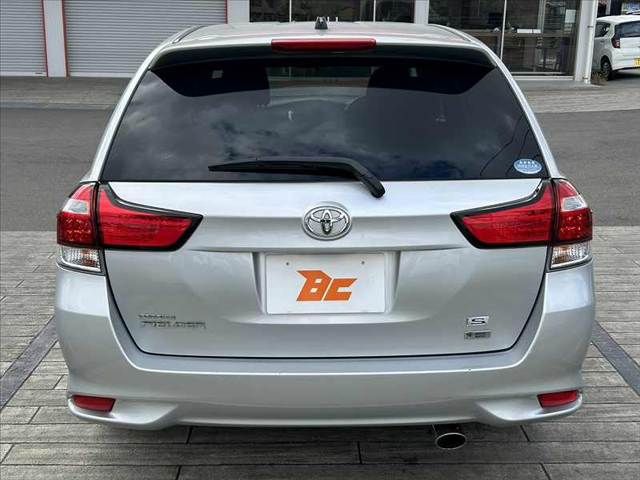 TOYOTA COROLLA FIELDER 2015