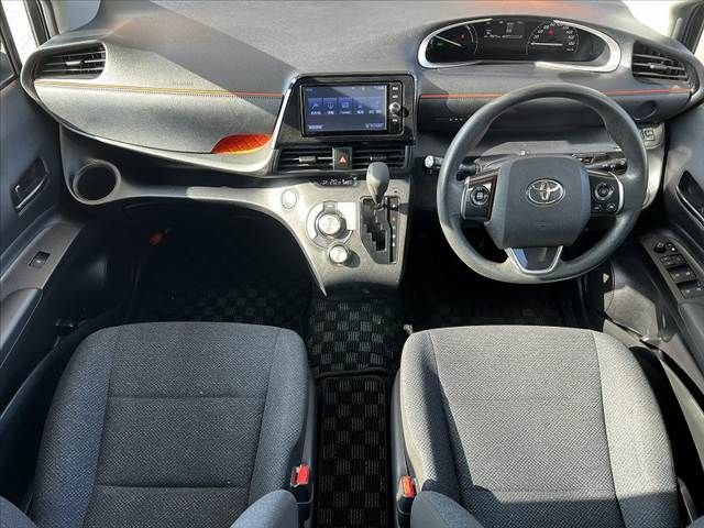 TOYOTA SIENTA HYBRID 2016