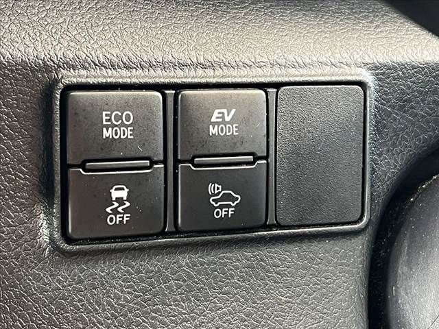 TOYOTA SIENTA HYBRID 2016