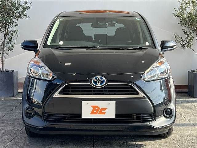 TOYOTA SIENTA HYBRID 2016