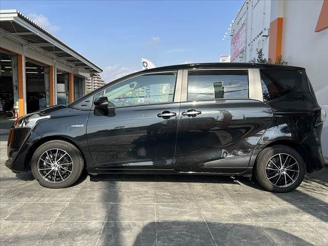 TOYOTA SIENTA HYBRID 2016