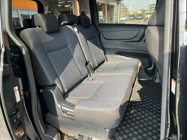 TOYOTA SIENTA HYBRID 2016