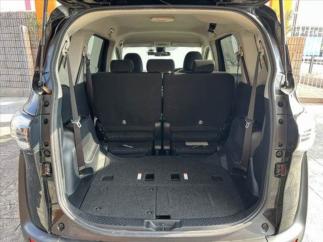 TOYOTA SIENTA HYBRID 2016