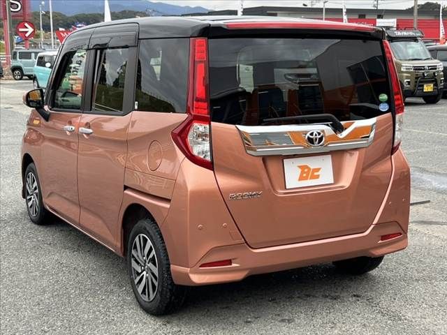 TOYOTA ROOMY 2019