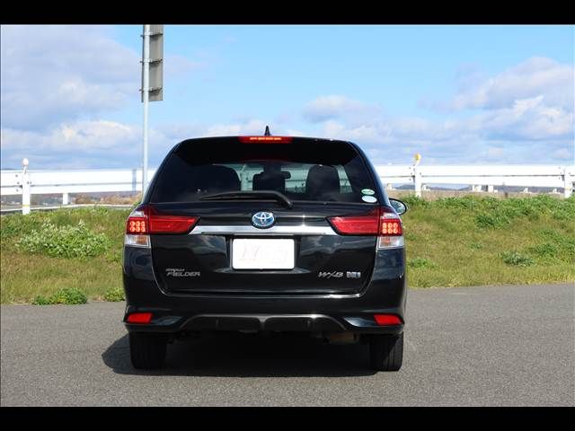 TOYOTA COROLLA FIELDER HYBRID 2015