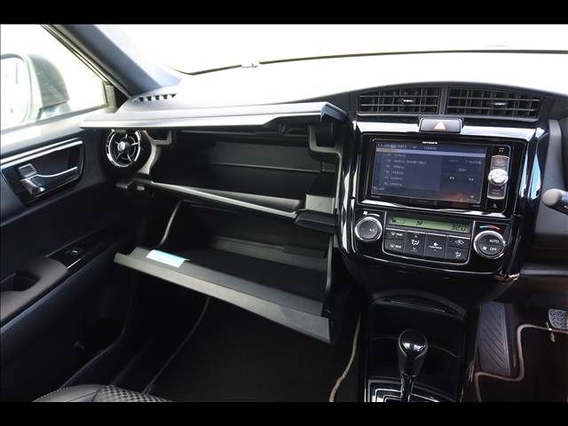 TOYOTA COROLLA FIELDER HYBRID 2015