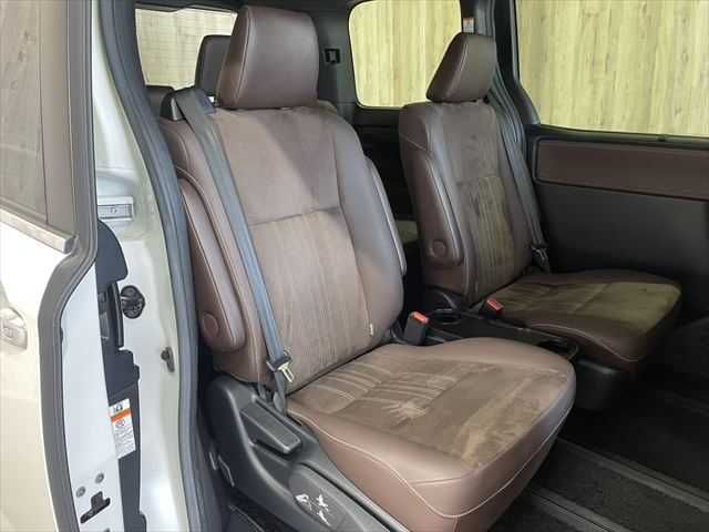 TOYOTA ESQUIRE HYBRID 2018