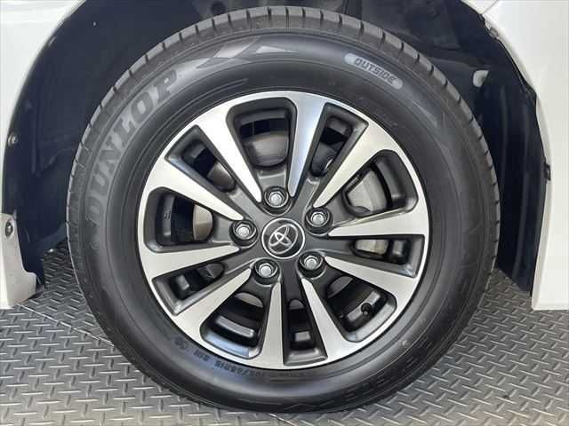 TOYOTA ESQUIRE HYBRID 2018