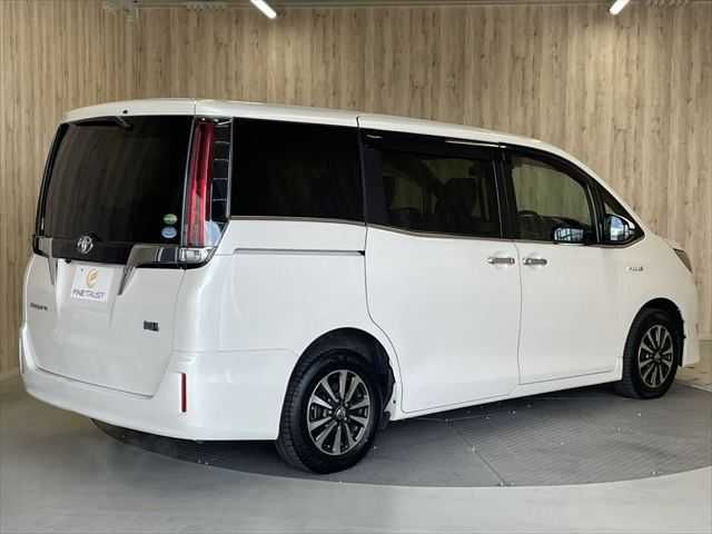 TOYOTA ESQUIRE HYBRID 2018