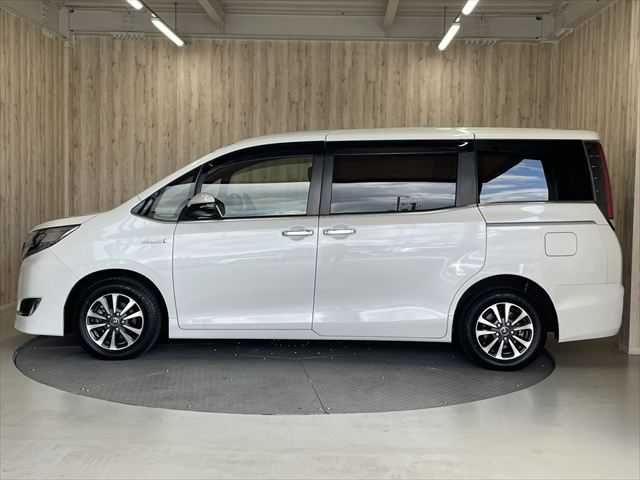 TOYOTA ESQUIRE HYBRID 2018