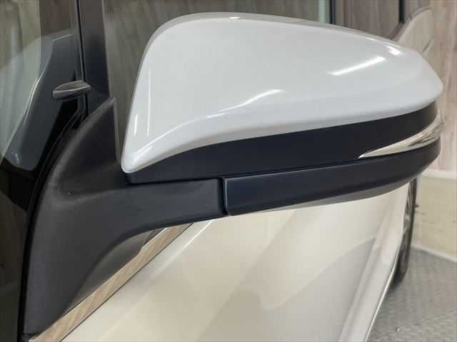 TOYOTA ESQUIRE HYBRID 2018