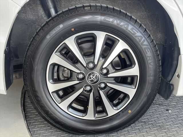 TOYOTA ESQUIRE HYBRID 2018