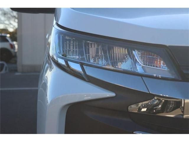 TOYOTA NOAH 2022