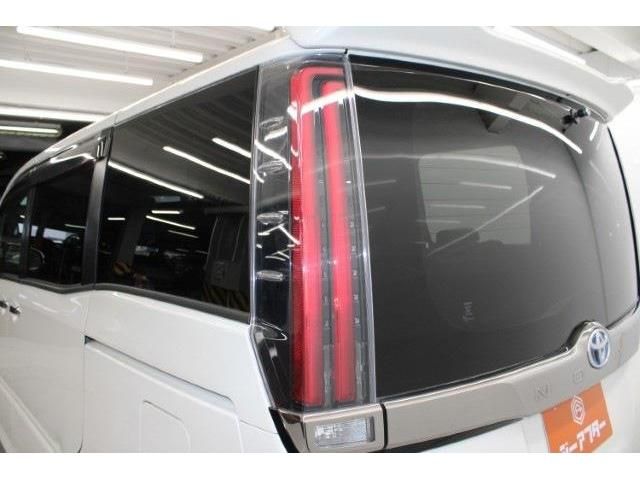 TOYOTA NOAH HYBRID 2019