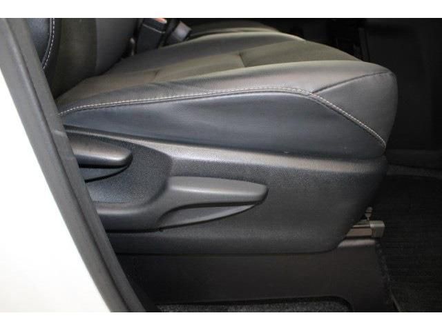 TOYOTA NOAH HYBRID 2019