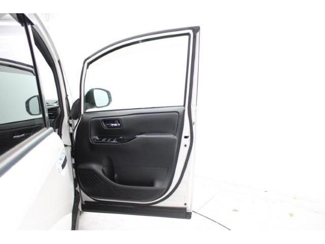 TOYOTA NOAH HYBRID 2019