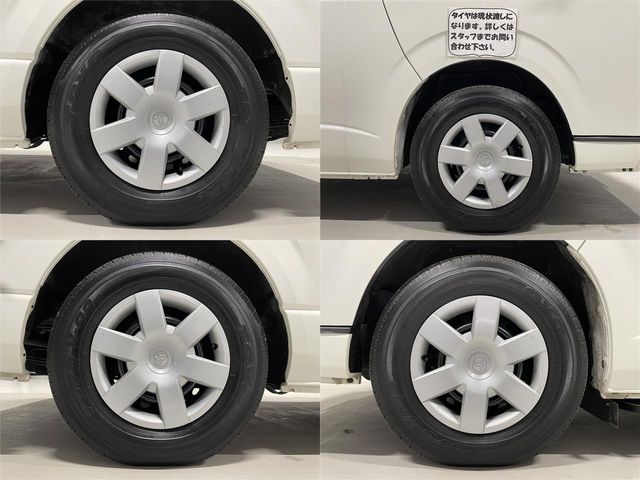 TOYOTA HIACE COMMUTER 2017