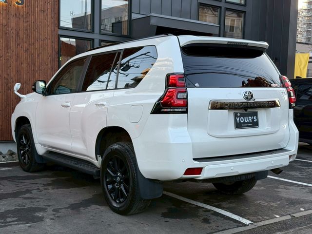 TOYOTA LANDCRUISER PRADO 2022