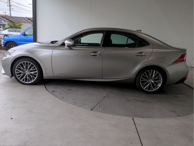 TOYOTA LEXUS IS200t 2015