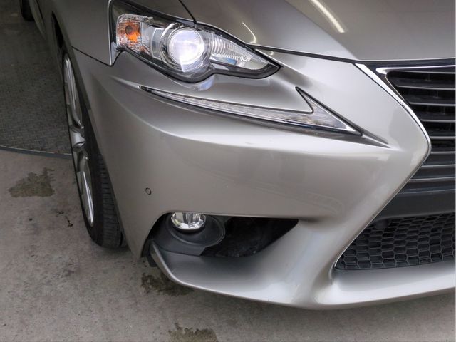 TOYOTA LEXUS IS200t 2015