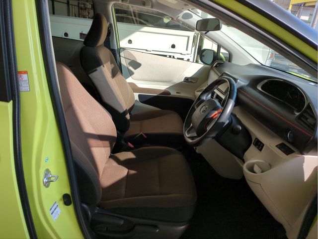 TOYOTA SIENTA HYBRID 2016