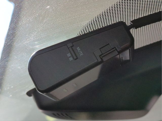 TOYOTA SIENTA HYBRID 2016