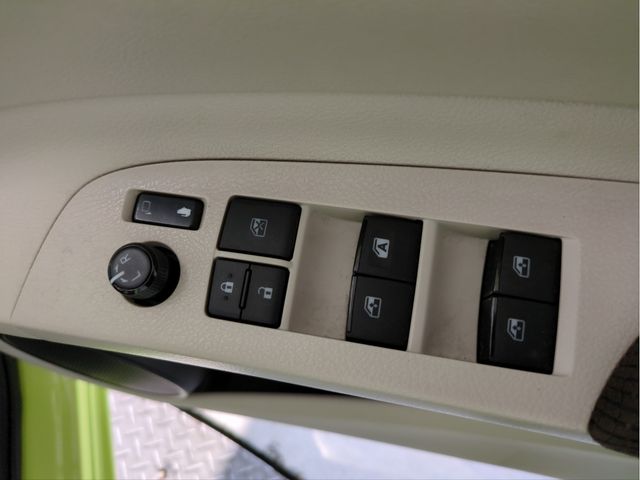 TOYOTA SIENTA HYBRID 2016