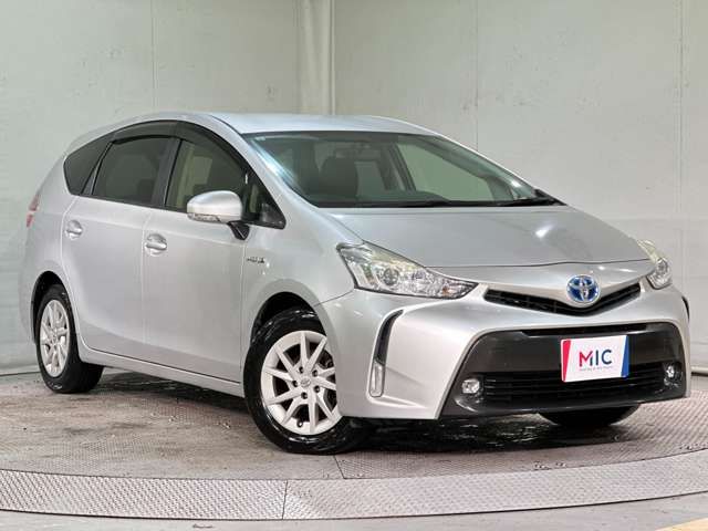 TOYOTA PRIUS Alpha 2015