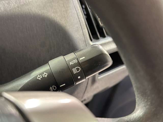 TOYOTA PRIUS Alpha 2015