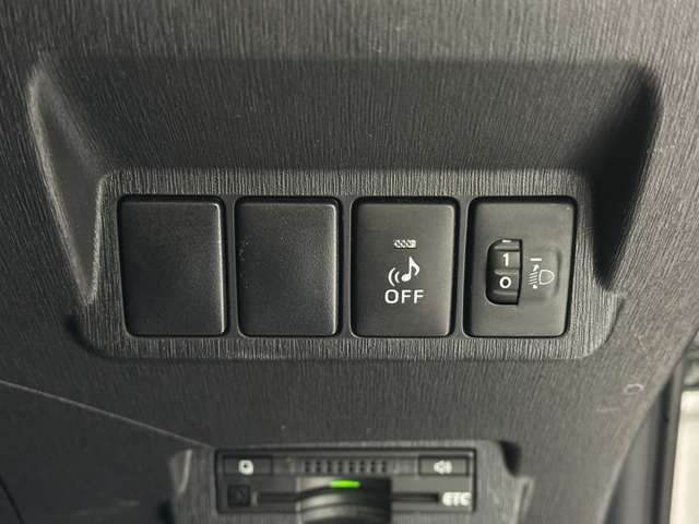 TOYOTA PRIUS Alpha 2015