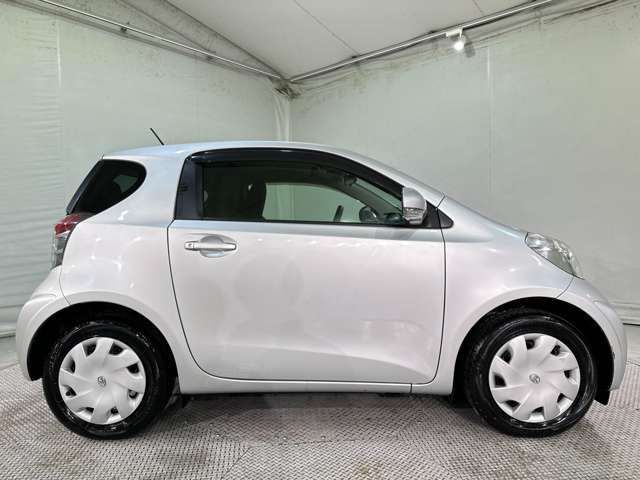 TOYOTA iQ 2011