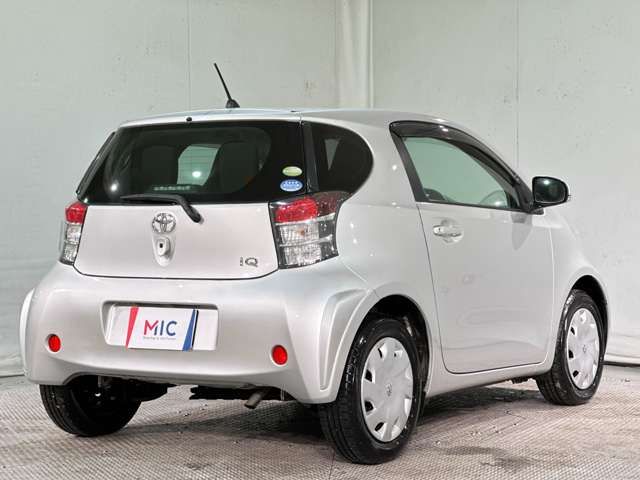 TOYOTA iQ 2011