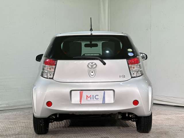 TOYOTA iQ 2011