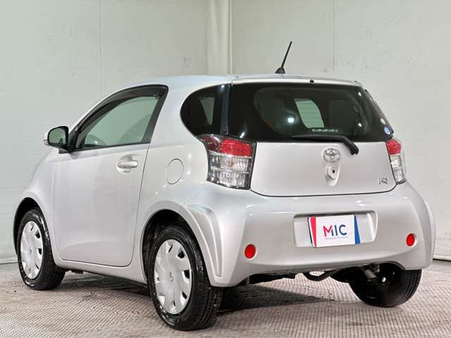 TOYOTA iQ 2011