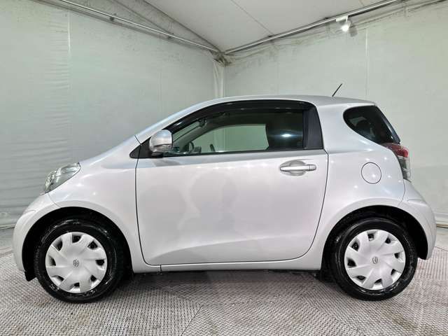 TOYOTA iQ 2011